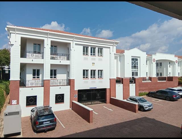1,224M² BUILDING TO LET IN BRYANSTON